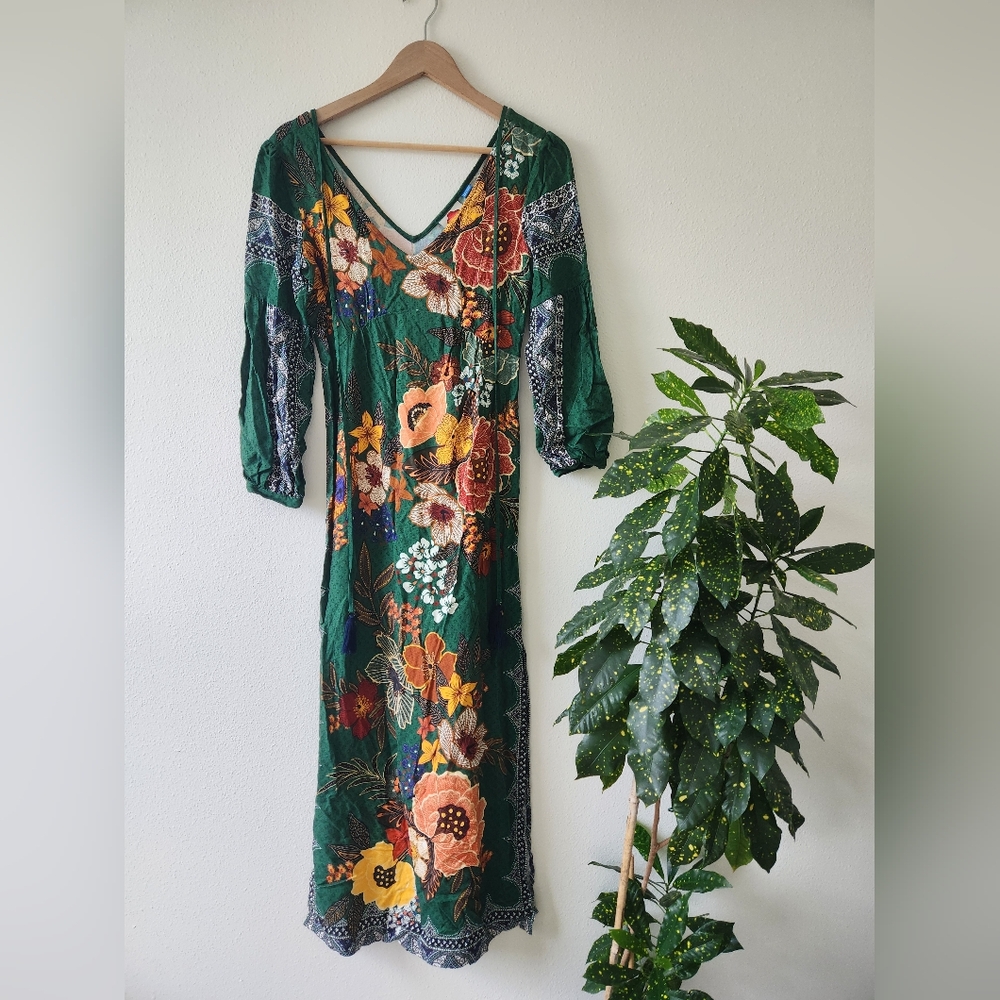 ✨️SOLD✨️The most adorable Anthropologie Maxi Dress